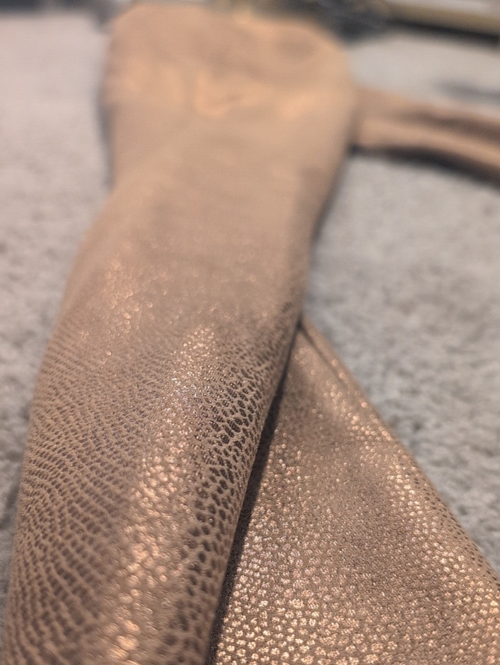 WHBM Gold RUNWAY LEGGING - Picture 3 of 5